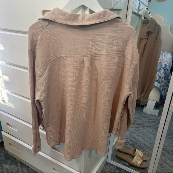 Minimalist Natural Button-Down Crinkle Gauze Breezy Layer Summer Throw on ✨ - Picture 4 of 4